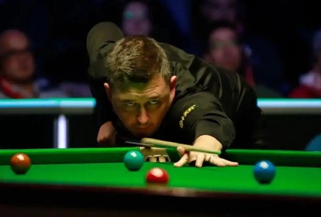 凯伦威尔逊, 还是母球走 凯伦威尔逊, 还是母球走